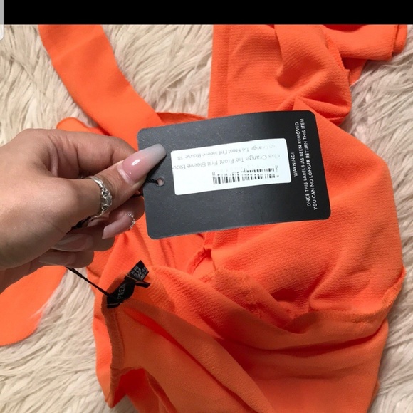 Pretty little thing crop Top - Picture 3 of 3